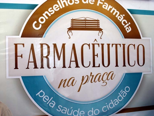 Farmacêutico na praça conquista população aracajuana