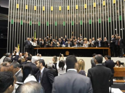 Vitória dos Farmacêuticos: Câmara dos Deputados aprova PL nº 4385/94