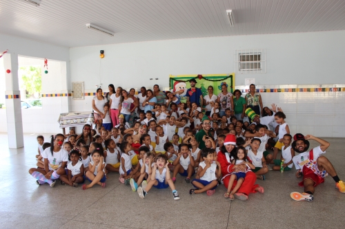 CRF/SE e Farmacêuticos da Alegria doam mais de 300 kg de alimentos