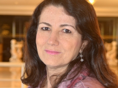 As Atribuições Clínicas, a Prescrição Farmacêutica e o artigo 15 da Lei nº 5.991/73