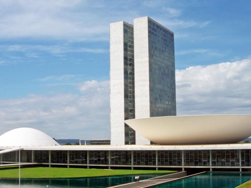 Farmácia estabelecimento de saúde entra na pauta de votação da Câmara dos Deputados na quarta-feira, 04