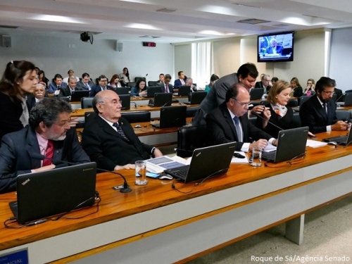 APROVADO PROJETO QUE ASSEGURA CONTINUIDADE DO FARMÁCIA POPULAR