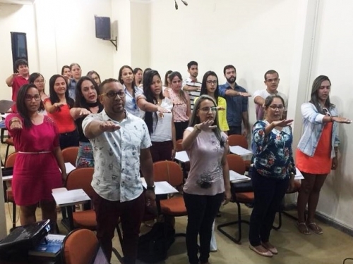 CRF/SE RECEPCIONA 25 NOVOS FARMACÊUTICOS 