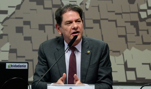 Senado aprova isenção de imposto de importação para medicamentos de uso pessoal