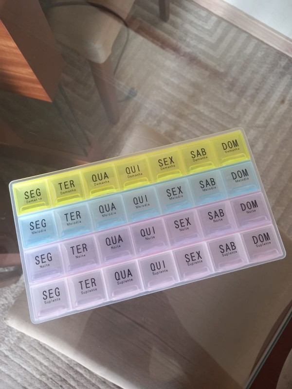 Organizador de comprimidos oferece risco para a qualidade e eficiência de medicamentos