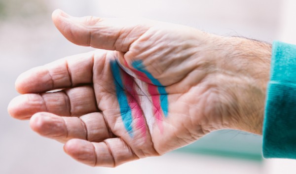 Saúde muda a classificação de gênero em operações do SUS para facilitar o acesso de pessoas trans