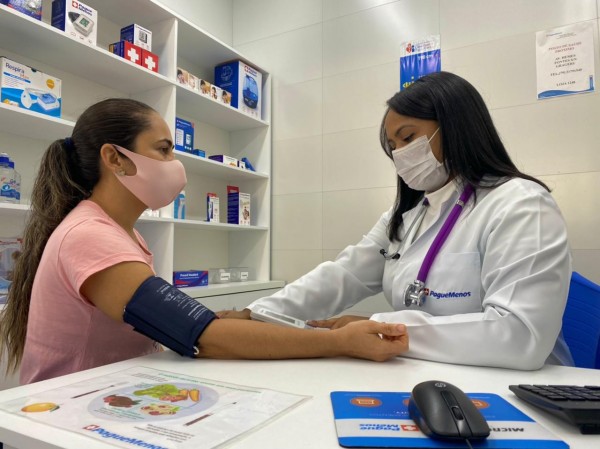 Farmacêutica explica como o acompanhamento pode ajudar a combater à hipertensão arterial