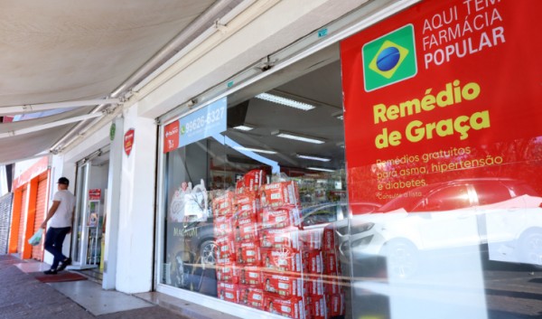 Comissão aprova projeto que permite a retirada de medicamentos em farmácias populares por terceiro