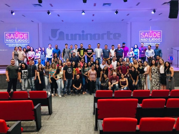 Secretária geral do CRF/SE ministra palestra sobre Uso Racional de Medicamentos em evento no Acre