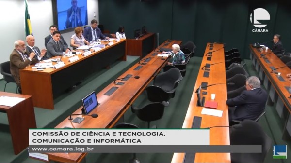 CFF DESTACA PAPEL DOS LABORATÓRIOS OFICIAIS EM AUDIÊNCIA NA CÂMARA