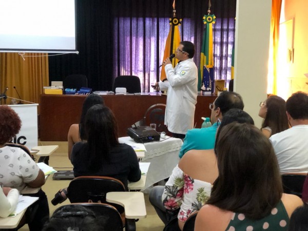 Profissionais e estudantes aprendem sobre tratamento ao paciente com diabetes em curso promovido pelo CRF/SE