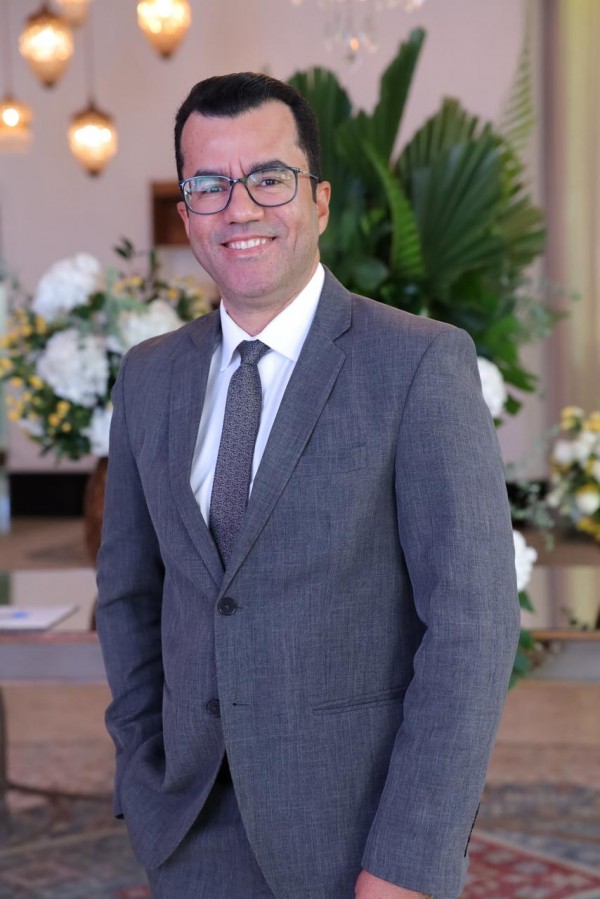 FARMACÊUTICO SERGIPANO RECEBE COMENDA DO MÉRITO FARMACÊUTICO EM RECONHECIMENTO AOS SERVIÇOS PRESTADOS EM PROL DA PROFISSÃO