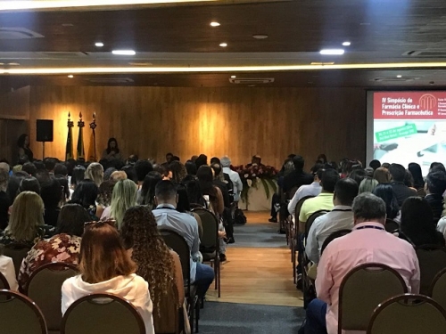 IV SIMPÓSIO DE FARMÁCIA CLÍNICA E PRESCRIÇÃO FARMACÊUTICA TEM INÍCIO NESTA SEGUNDA-FEIRA   