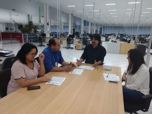 CRF/SE E VIGILÂNCIA SANITÁRIA ESTADUAL SE REÚNEM PARA DISCUTIR AÇÕES CONJUNTAS